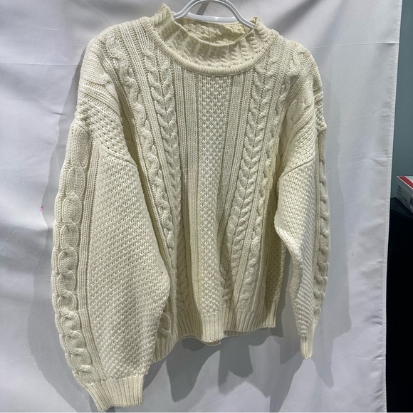 Vintage Cream Cable Knit Sweater – Chunky Fisherman Style - Picture 3 of 11